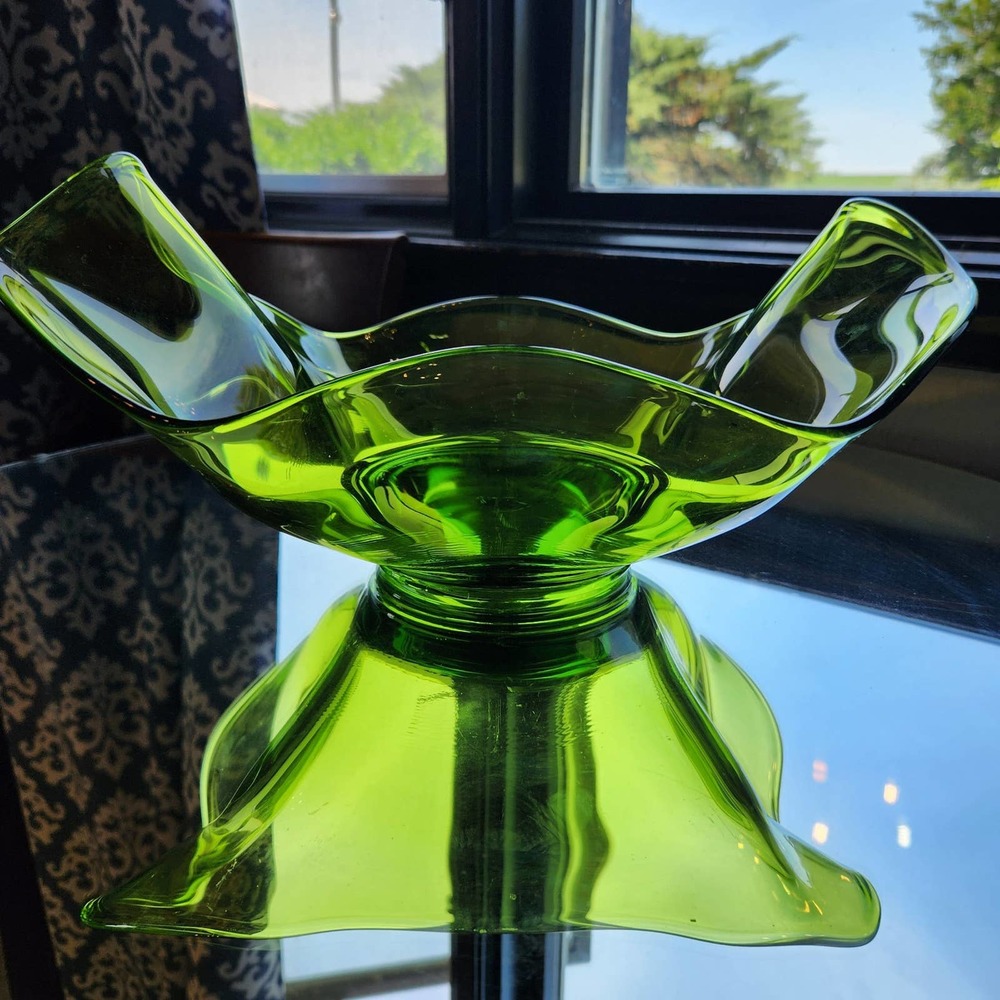 Large Viking Glass Bowl! Art glass style bowl, centerpiece, fruit bowl, decor - Picture 5 of 10